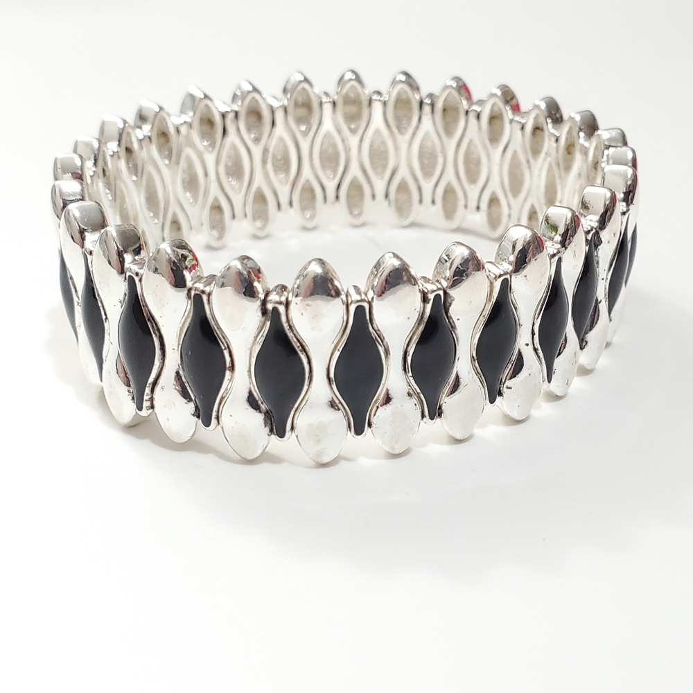 Vtg. Enameled Rhodium Plated Stretch Bracelet